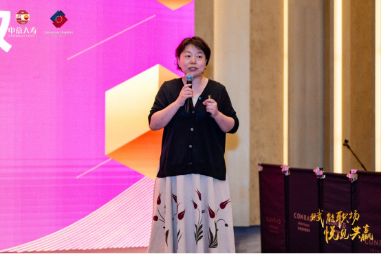 　　前程无忧人才发展研究院院长李妍女士