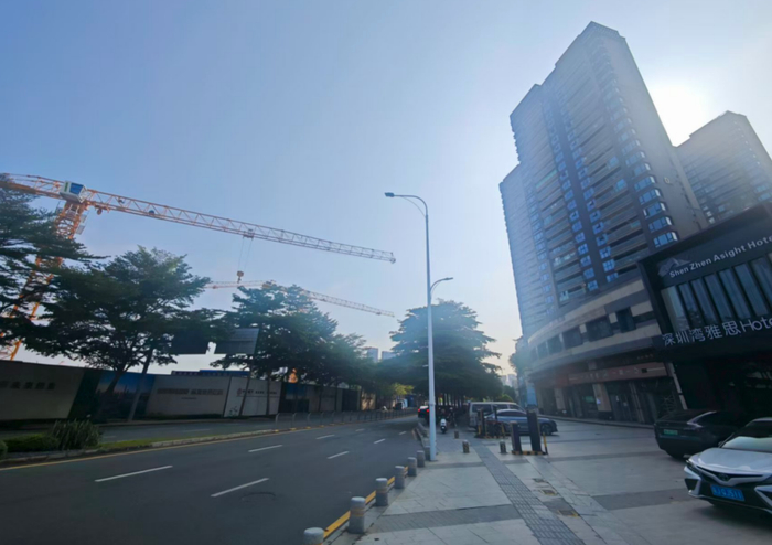 翡翠海岸与中信元湾府仅一路之隔