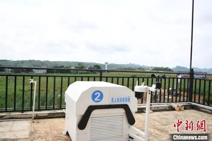 甘蔗智慧农场内建设的无人机巡航系统。林浩　摄