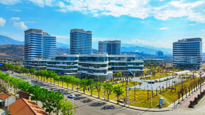 凉山高新技术产业园区创新创业中心。佘钢 摄