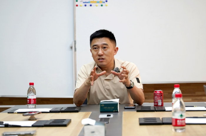 ▲ 姜方俊在分享自己的创业初心和目标。胡弘彪|摄