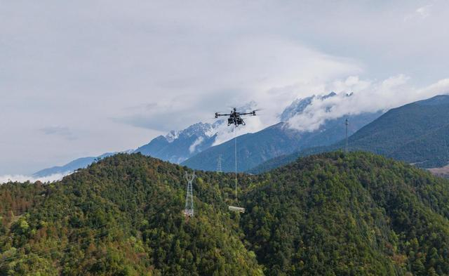 图：DJI FC100无人机