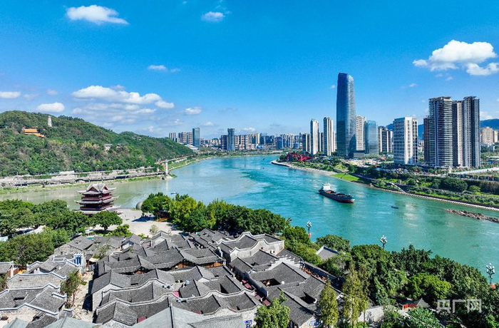 宜宾市翠屏区三江口（央广网发  王宇  摄）