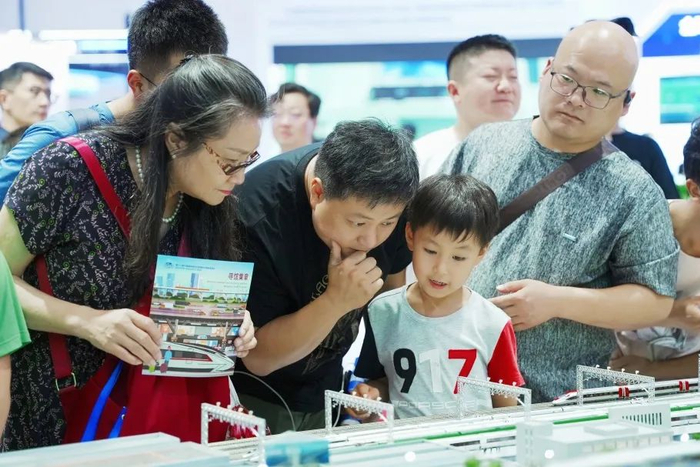 △左右滑动查看