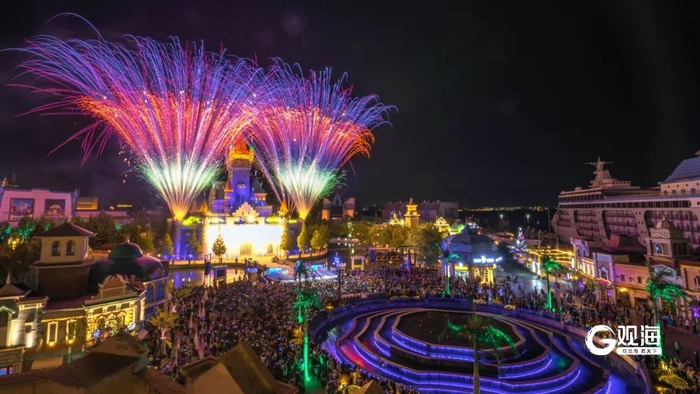 青岛方特夜间演出人气十足