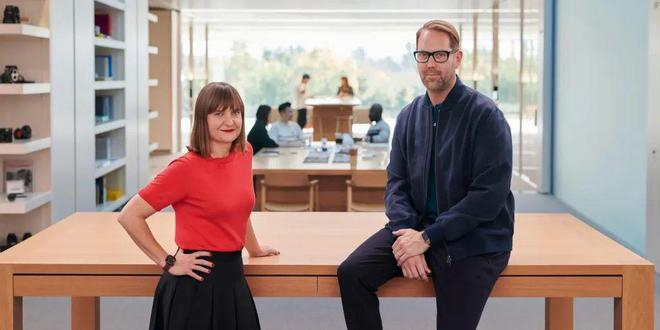 从左到右：Evans Hankey、Alan Dye，图/苹果