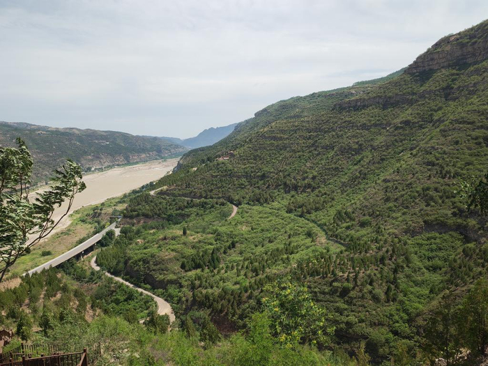 6月18日，记者拍摄的宜川县黄河西岸新貌。新华社记者 孙正好 摄