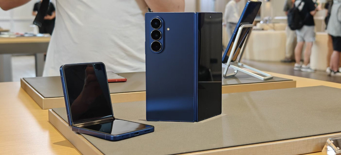 ▲Galaxy Z Flip7（左）和Galaxy Z Fold7（右）