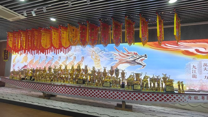 （九江龙舟队在国内外顶级赛事中累计斩获873枚奖牌。赵晓晨摄）