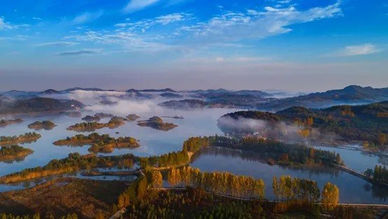 天目湖湿地公园整治前后的景象。资料图