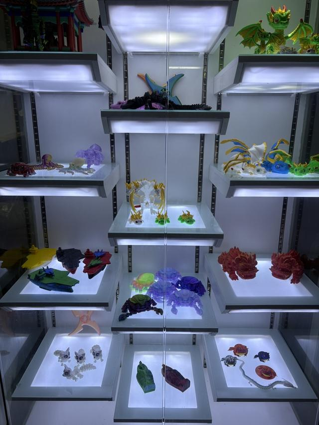 “农场”生产的3D打印产品。 吴越摄