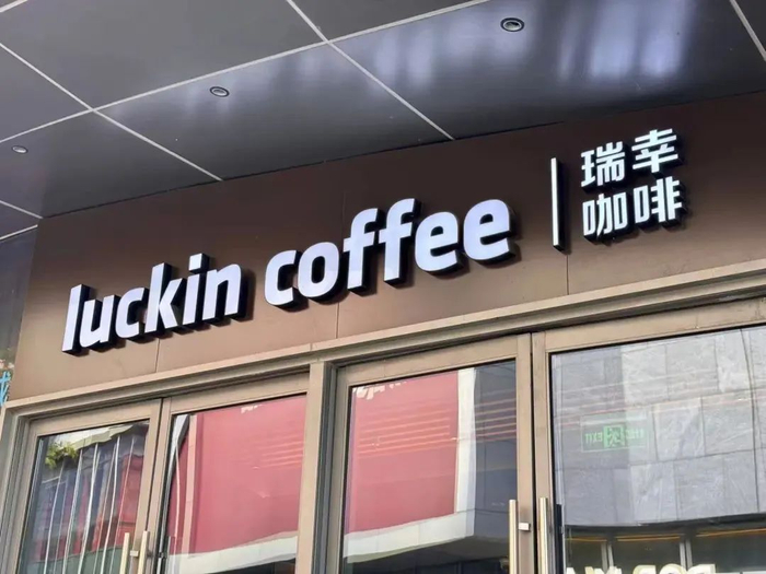 左宇摄