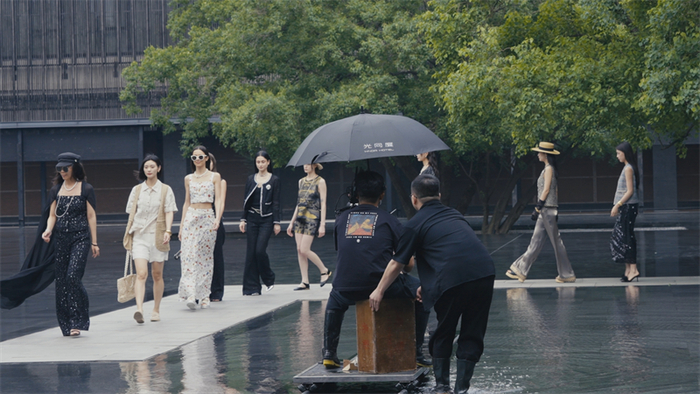 活动现场，利用建筑实景设计动线，对于执行的难度大大增加