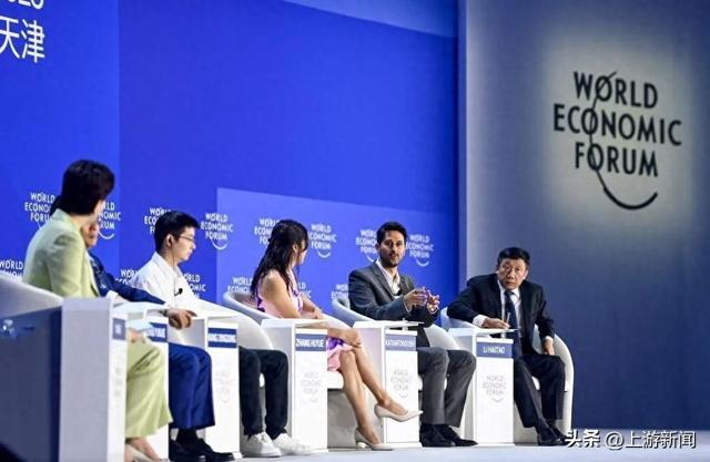 ▲6月26日，在国家会展中心（天津），嘉宾在夏季达沃斯论坛分论坛上发言。记者 赵子硕 摄/新华社