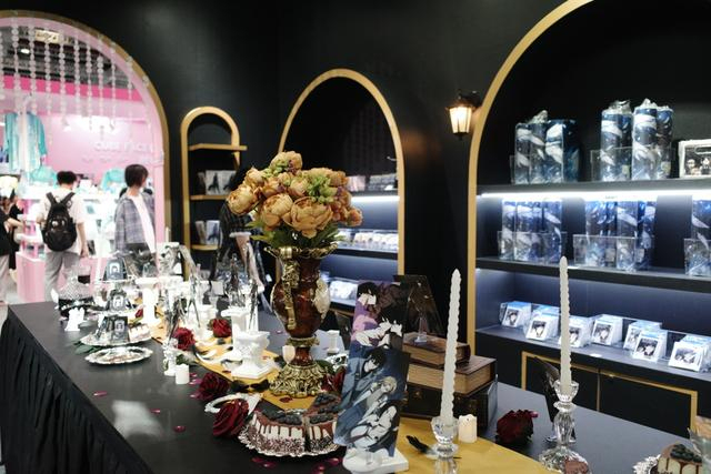 周边售卖区，张熠摄