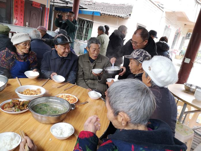 绿春坝村老年幸福食堂开张（央广网发  受访者供图）
