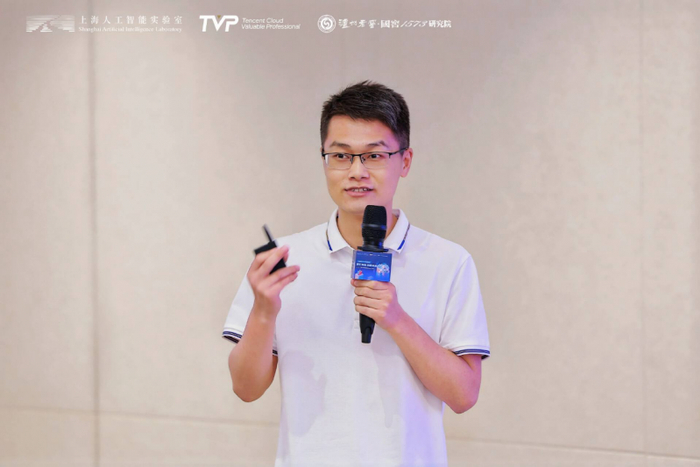 上海人工智能实验室青年研究员 王栋