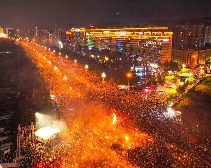 2024年西昌火把节狂欢夜现场 江志华摄