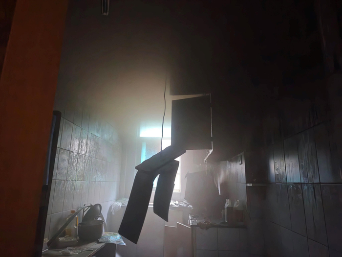 △厨房大部分物品被损毁。