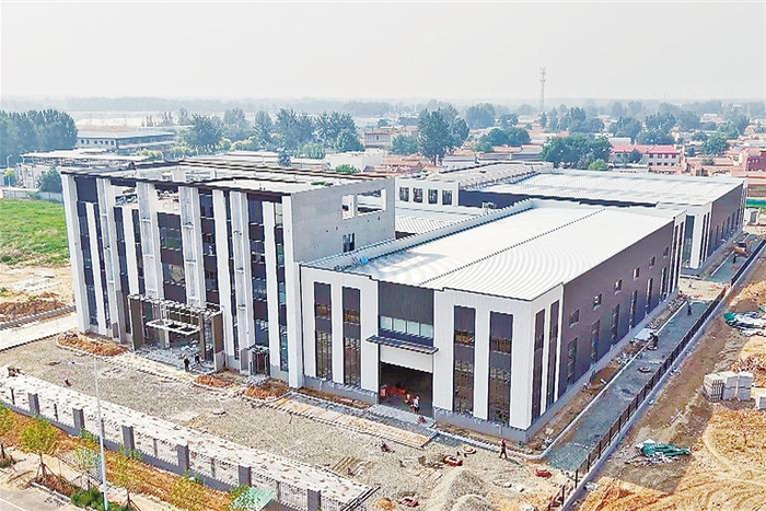     图为河北志成束源科技有限公司高压电子束焊接设备生产项目建设现场。    本报记者 杨苗苗 本报通讯员 李岩 摄