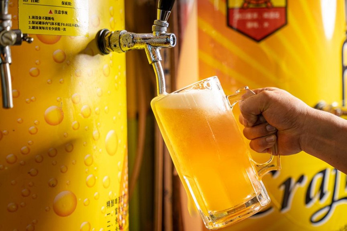 （现打啤酒 图源:图虫）
