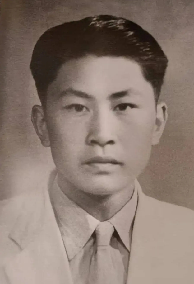 学生时代的朱光亚 资料图片