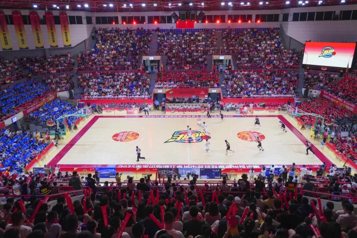 7月12日晚，“浙BA”温州赛区开赛。 图片来源：“温州发布”微信公众号