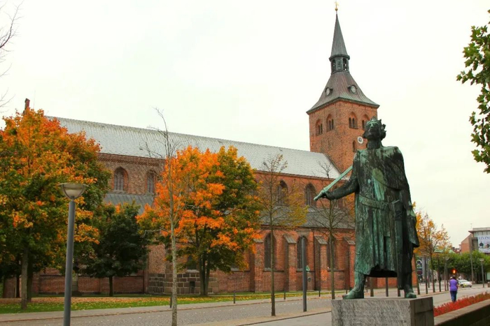 丹麦第二大城市欧登塞/旅界实拍