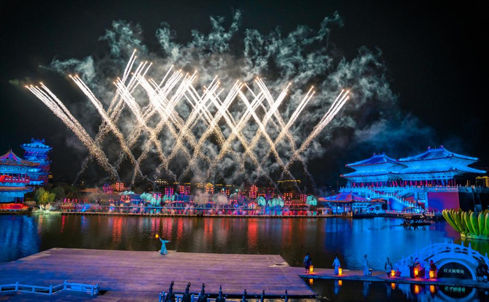 　　这是河南省开封市清明上河园景区演出现场。新华社发（景区供图）