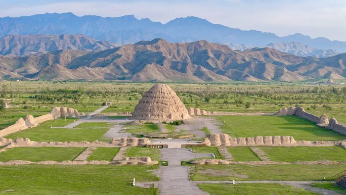 7月10日拍摄的西夏陵3号陵（无人机照片）。新华社记者 杨植森 摄