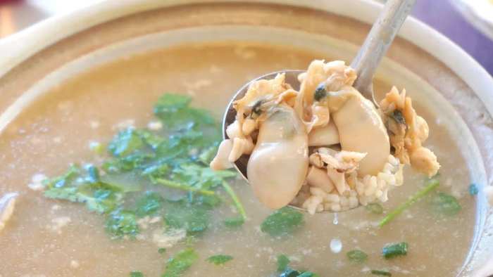 沙螺煮粥。吴东俊 摄