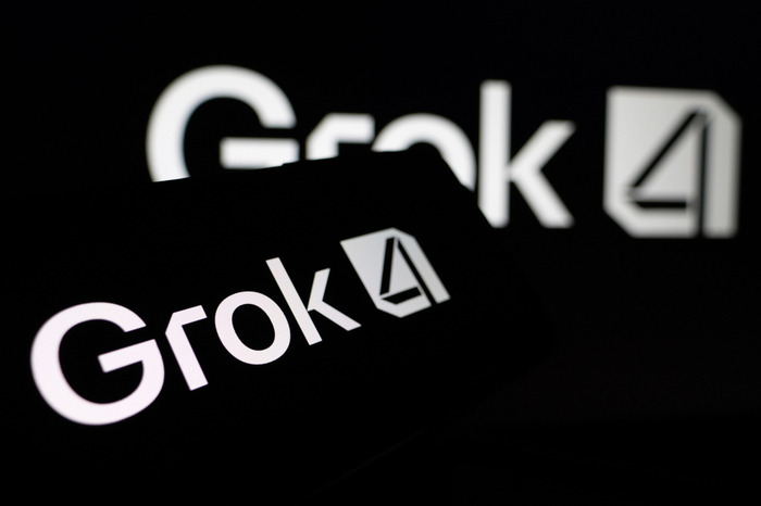 　　Grok 4