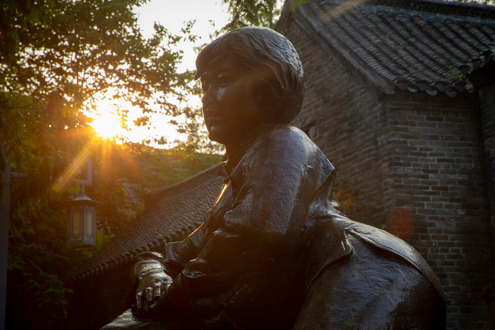 台儿庄大战遗址公园刘守玟雕塑  摄影孔闯