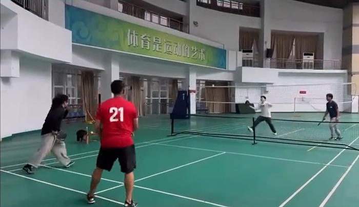 樊振东社交媒体分享匹克球体验 图/视频截图