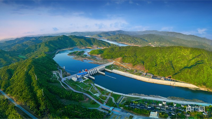 这里山清水秀、气候宜人，拥有着得天独厚的自然环境，是浮梁红茶生长的理想之地（央广网发  孙亦生  摄）