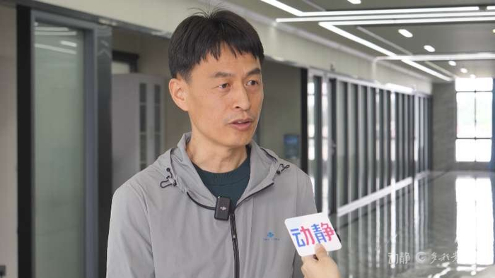 　　贵州省材料产业技术研究院副院长张凯舟