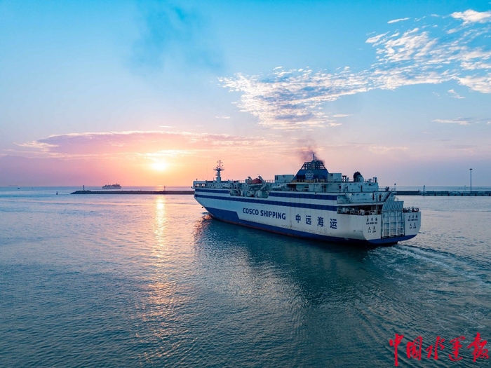 图为执行“海口—北海”航线的“万荣海”轮。