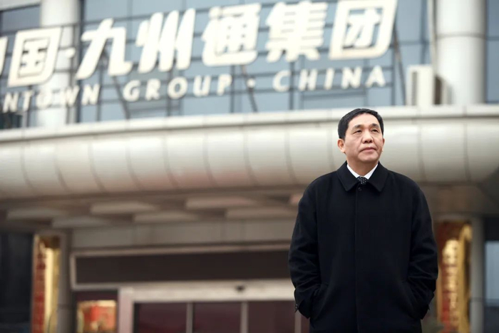 　　▲刘宝林 2020 年卸任九州通董事长，现以名誉董事长身份指导企业工作。