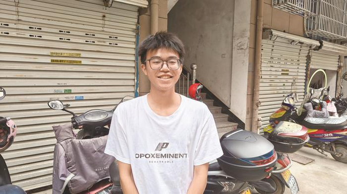 　　龙泉学子：叶鸿杰　　高考分数：614分　　录取学校、专业：丽水学院中医康复学专业（定向培养）