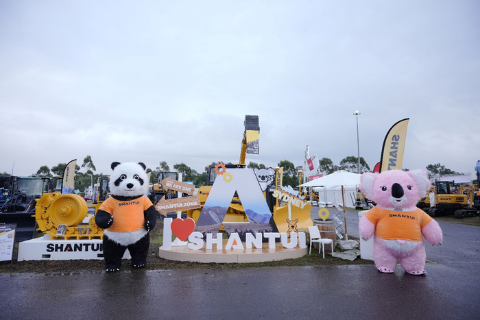     山东重工组团亮相澳大利亚工程机械展会DDT