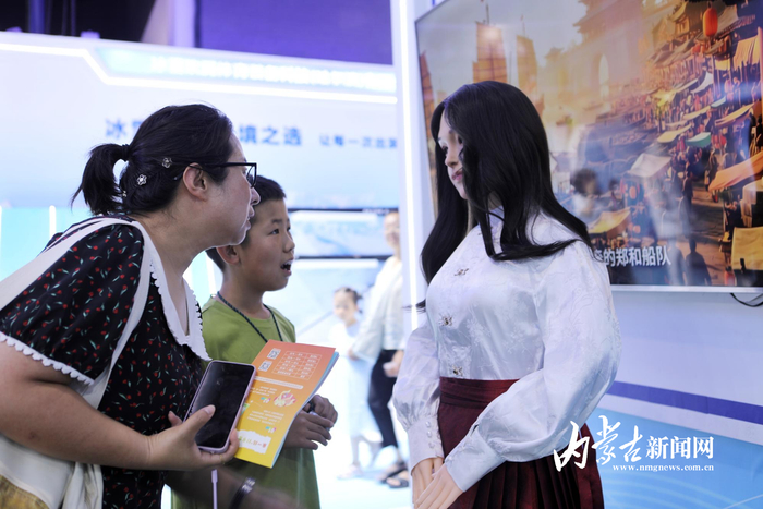 智能表情机器人的微表情让观众惊呼不已