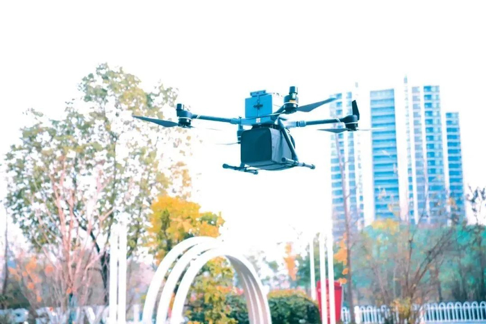 2024年3月，我省首条低空运输航线在我市开通。