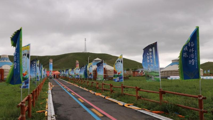 　　7月17日，那达慕会场布置工作基本完成。