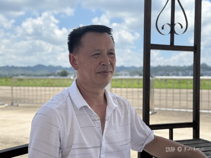 黄平旧州机场修建者后人杨贡祥