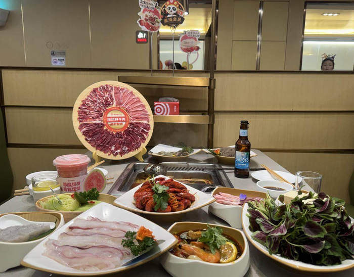 海底捞夏季上新产品涵盖锅底、涮品、小吃、饮品等品类