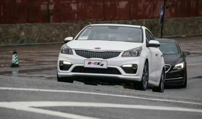 （东风悦达起亚K2，图源：起亚官方微博）