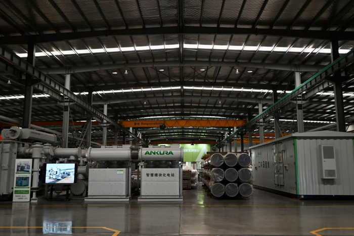 （安靠智电模块化变电站产线，财联社记者摄）