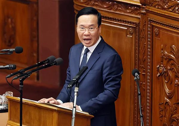 2023年11月，时任越南国家主席的武文赏在日本国会发表讲话。