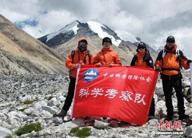 图为珠峰冰塔林科学考察行动正式启动。中国科学探险协会供图