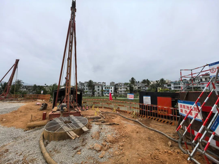 G98环岛高速公路大三亚段扩容工程（保亭段）项目。（